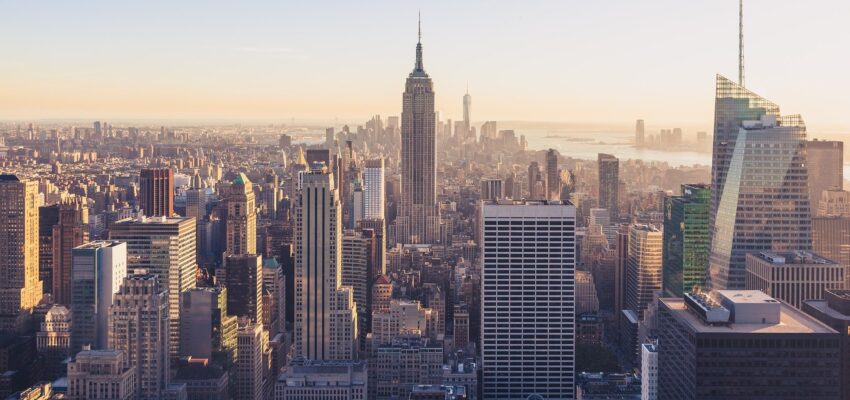 Empire State Building au coucher du soleil, New York.