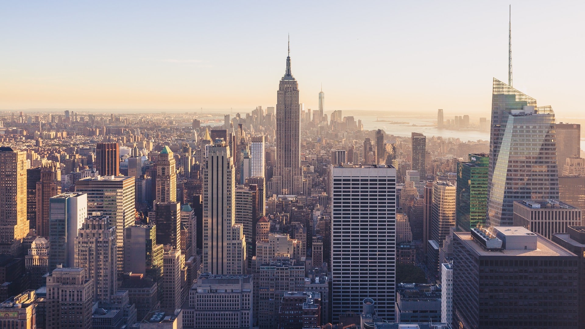 Empire State Building au coucher du soleil, New York.
