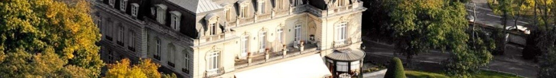 Huur een helikopter om naar Les Crayères (Reims Champagne) te vliegen
