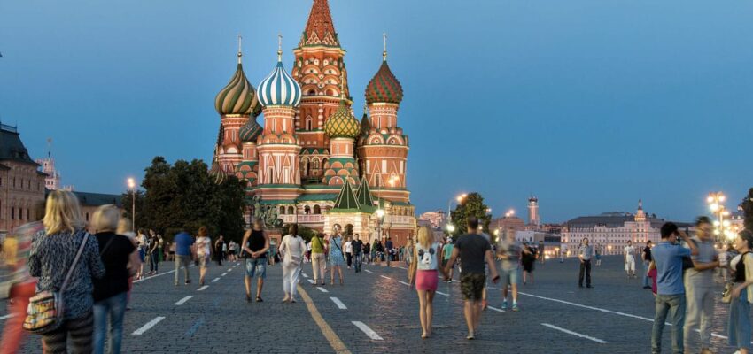 Cathédrale Saint-Basile, Place Rouge, Moscou au crépuscule.