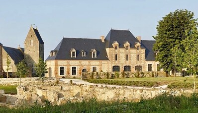 Een helikopter huren : Domaine de Ravenoville – Normandië landingsstrand