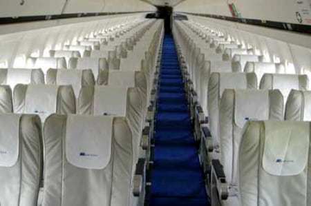 location jet privé, cabine MD 83 vide sièges blancs