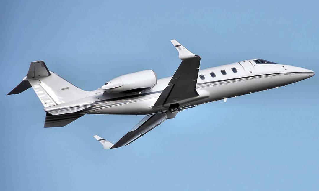 Location jet privé : Learjet 60 en plein ciel.