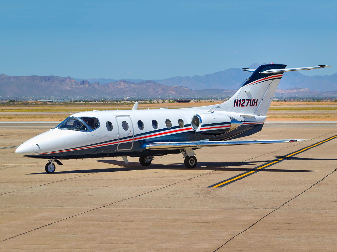 location de jet privé, BEECHJET 400 N127UH sur piste.