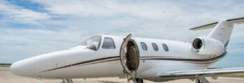 PHENOM 300 sur la piste