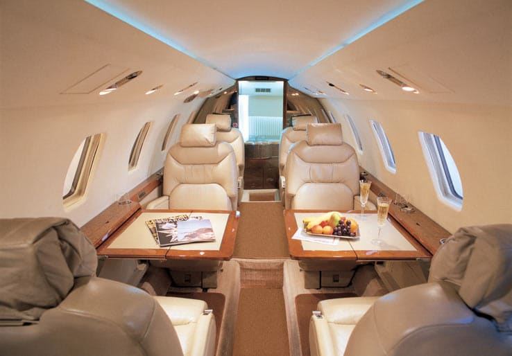 **emplacement jet privé, Citation VII intérieur luxueux, siège cuir taupe**