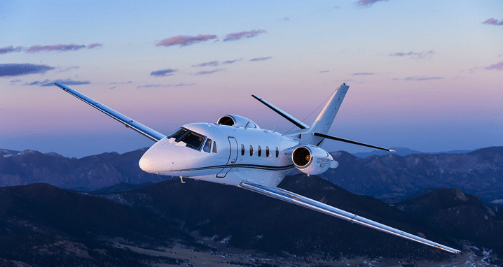 Location de jet privé : petit jet au design élégant.