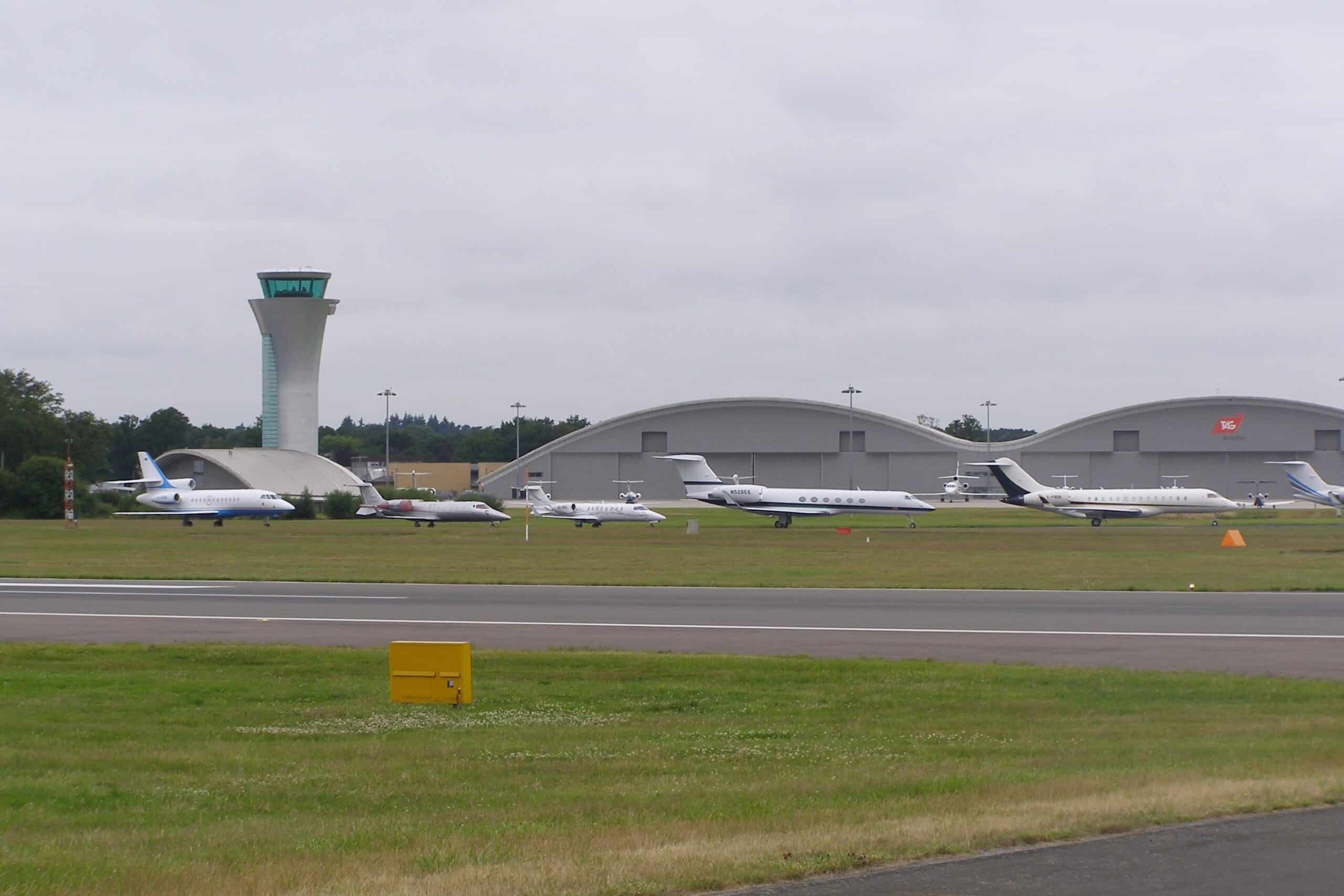location de jet privé sur une piste à Farnborough