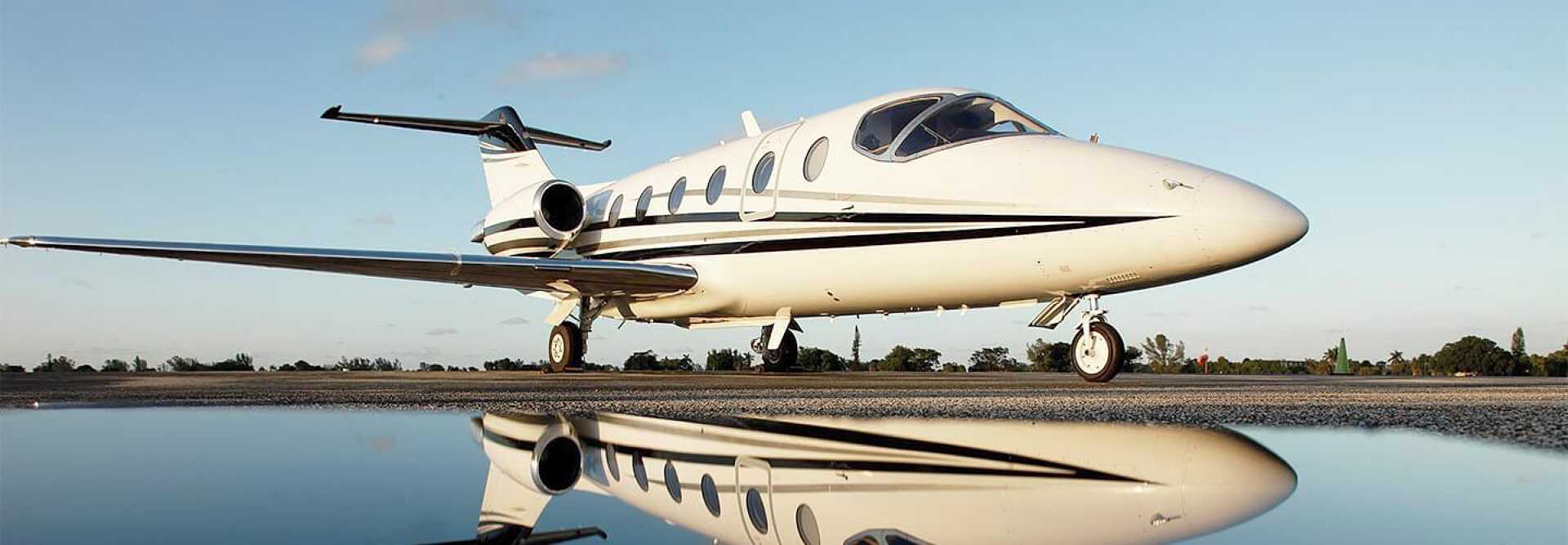 location de jet privé : BEechjet 400 sur le tarmac
