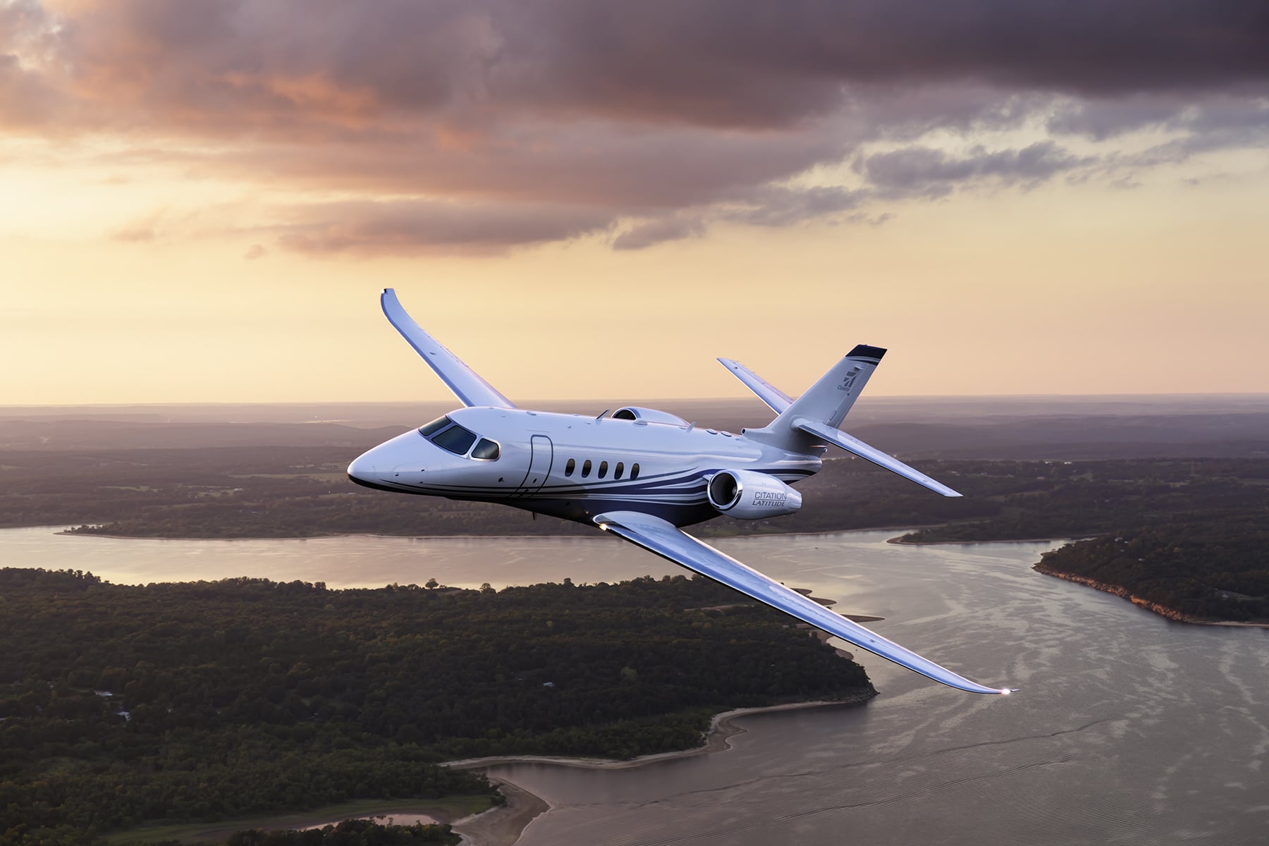**location jet privé** : Citation VII au coucher du soleil.