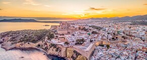 Napels - Ibiza: privé jet huren