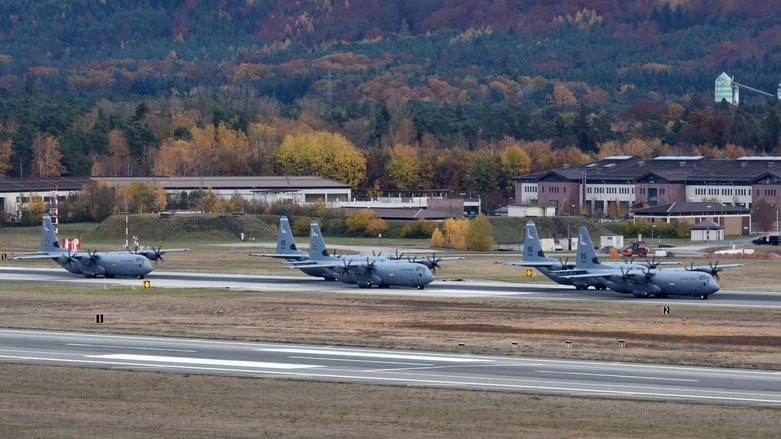 location de jet privé Ramstein en automne avec avions militaires