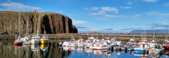 Yoast SEO requête cible : Canal à écluses

Texte alternatif : Canal à écluses avec deux navires et bâtiments industriels