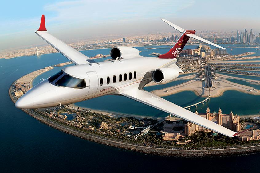 location de jet privé survolant Palm Jumeirah et Dubaï.