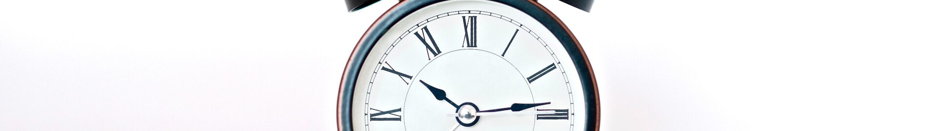 Hoe ga je om met een jetlag in de zakenluchtvaart, hoe bereken je UTC-tijd en hoe beperk je een jetlag?