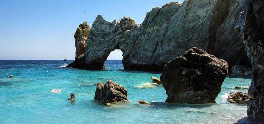 grottes marines eaux turquoises Skiathos