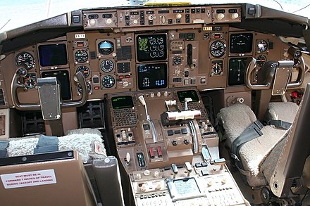 Boeing 767 cockpit