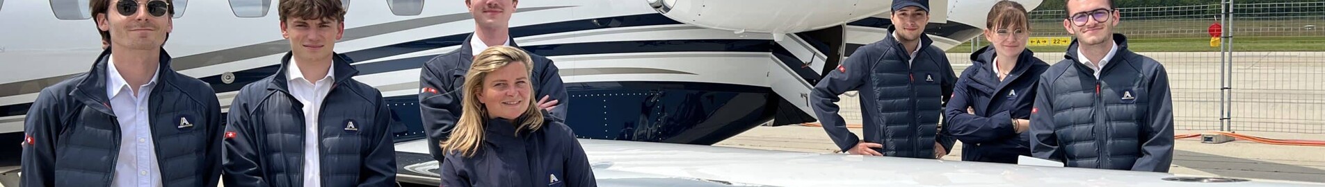 Wat zijn de verschillen tussen een luchtvaartmakelaar zoals AEROAFFAIRES en een zakelijke luchtvaartmaatschappij?
